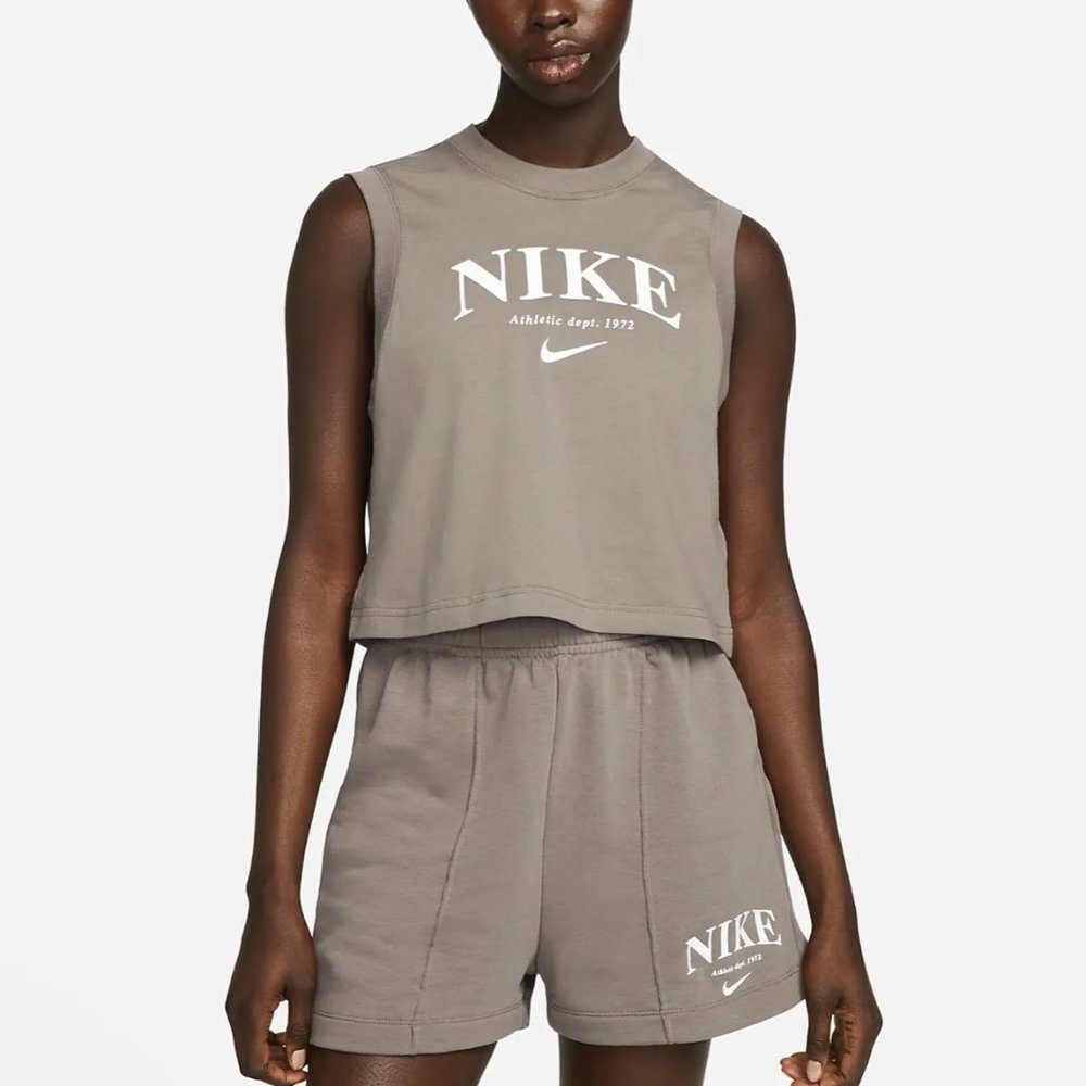 Nike women's fleece shorts & tank